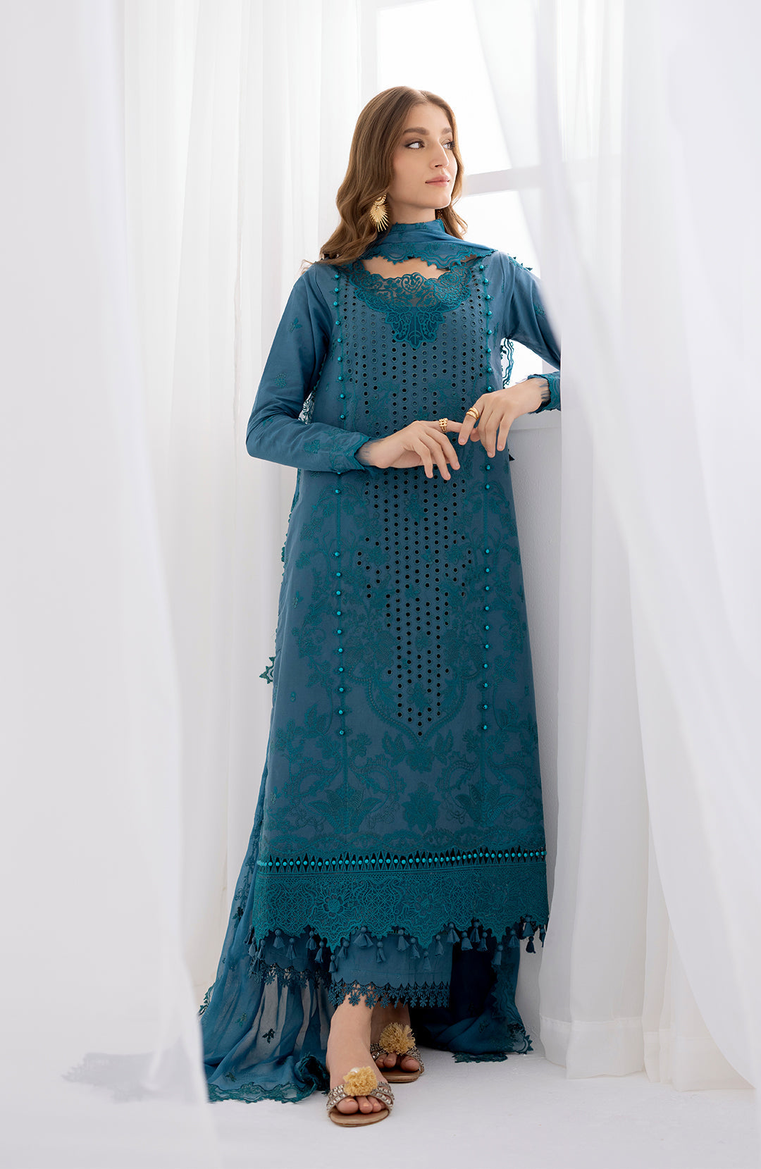Saphira | 3Pc Lawn Embroidered Suit