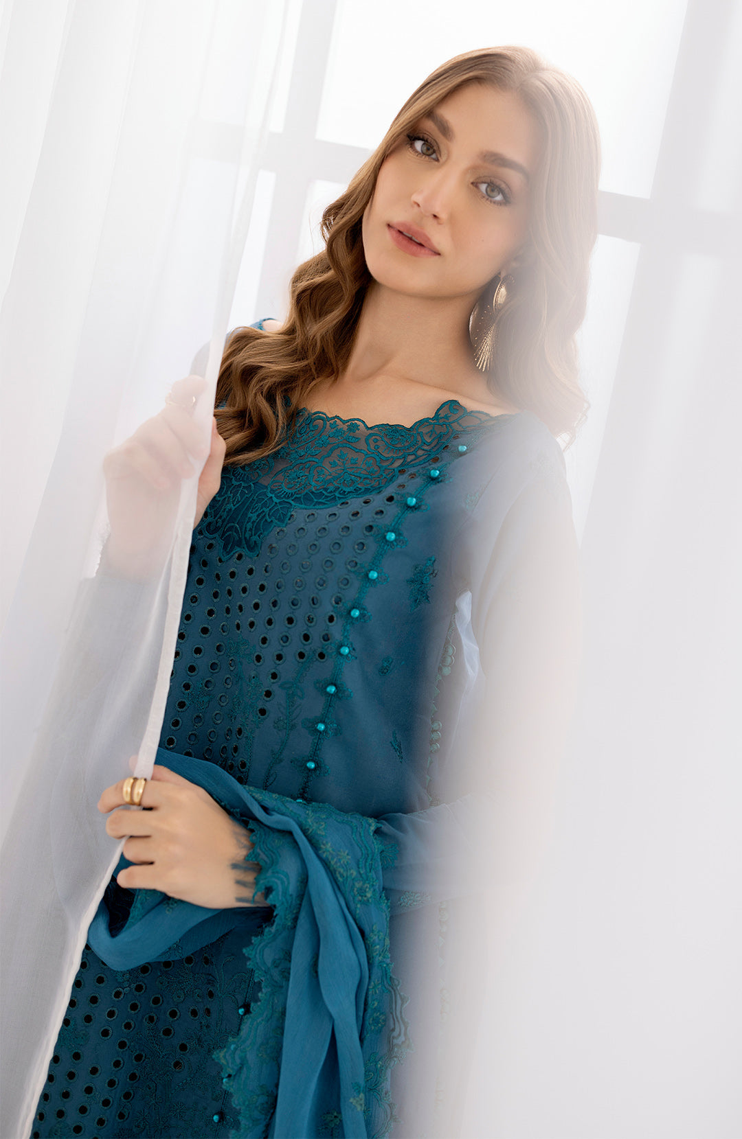 Saphira | 3Pc Lawn Embroidered Suit