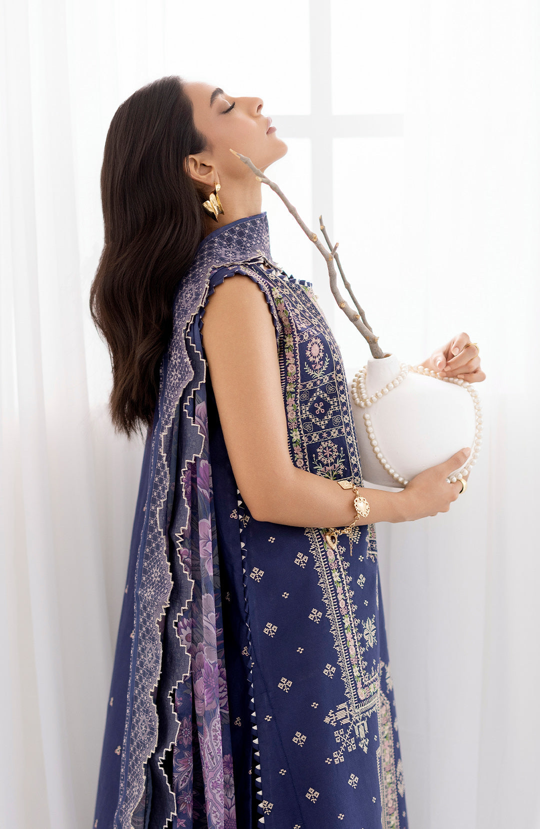 Azura | 3Pc Lawn Embroidered Suit