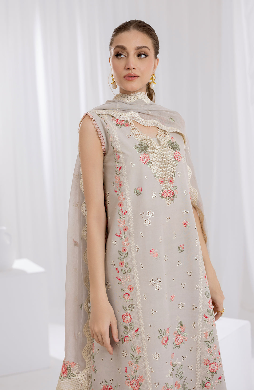 Bianca | 3Pc Lawn Embroidered Suit