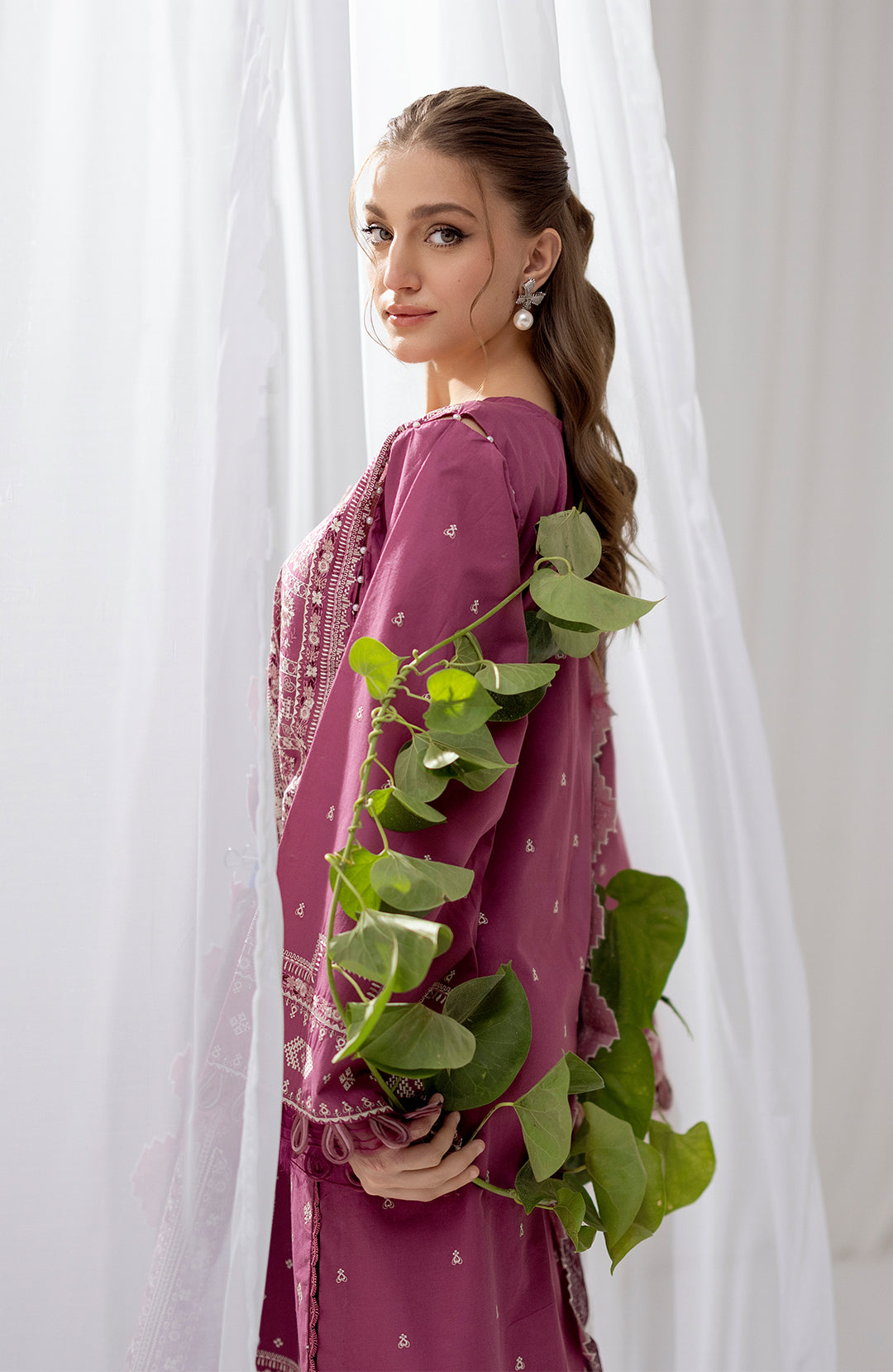 Violette | 3Pc Lawn Embroidered Suit