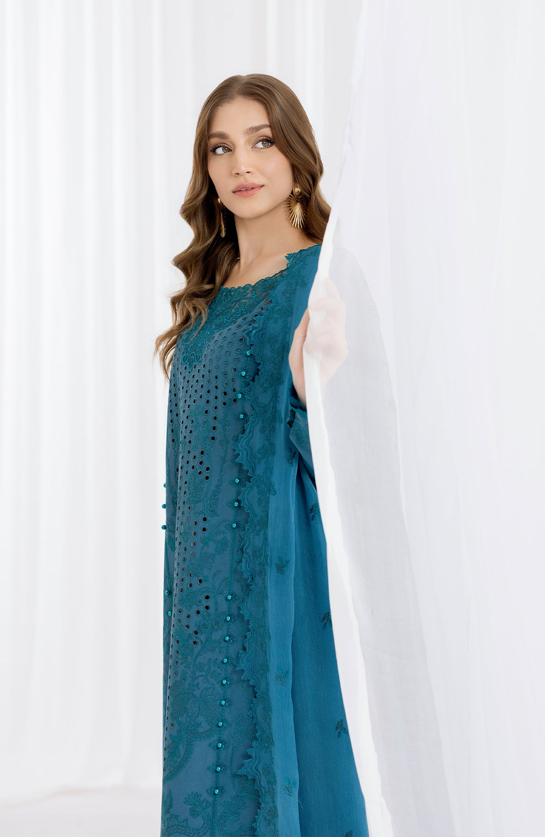 Saphira | 3Pc Lawn Embroidered Suit